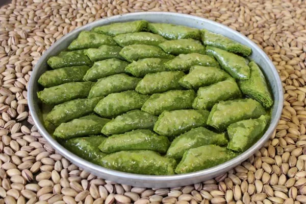 Yaprak Şöbiyet - Görsel 2